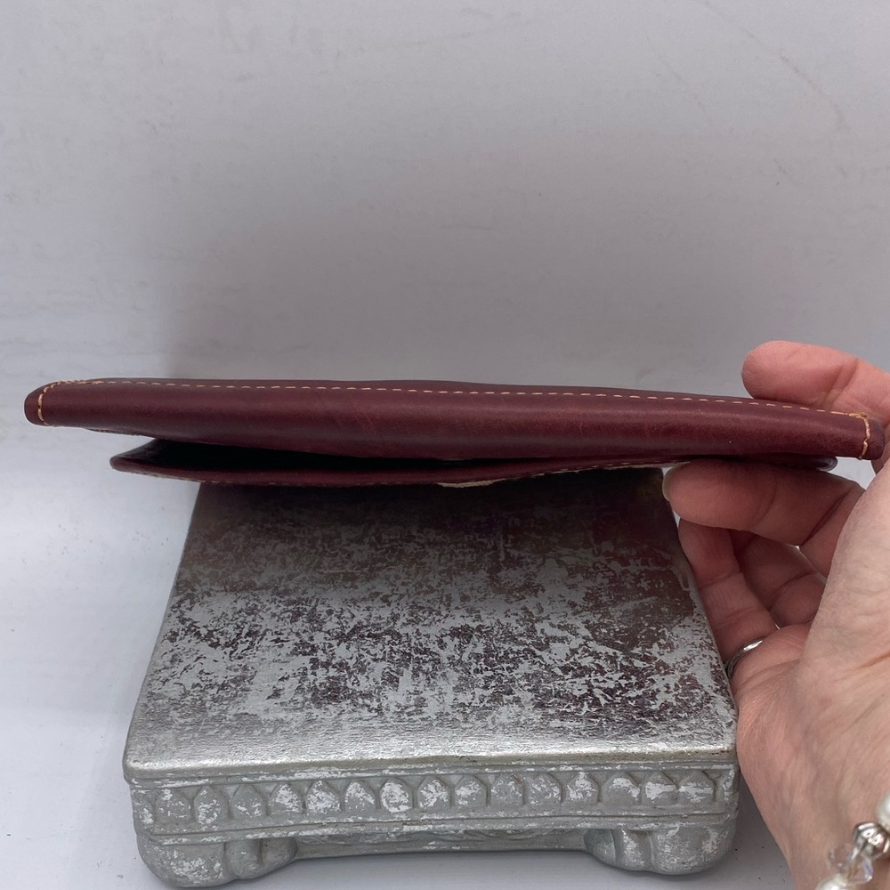 Vintage Burgundy Leather Tri Fold Wallet /Clutch With Embroidered Design On Flap - Picture 6 of 10